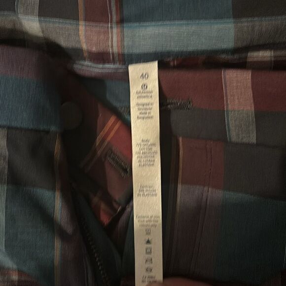 Lululemon
Men's Kahuna Golf Shorts in Plaid Size 40 / NWOT - Picture 4 of 5